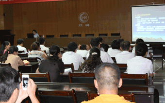 順昌縣法院深入虹潤公司開展“法制進企業(yè)” 活動